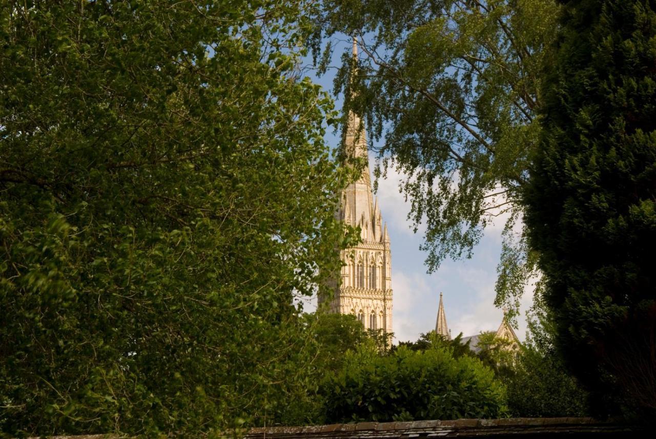 Chapter House Salisbury Exterior photo