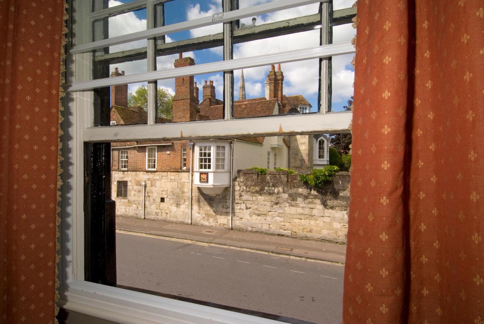 Chapter House Hotel Salisbury Room photo